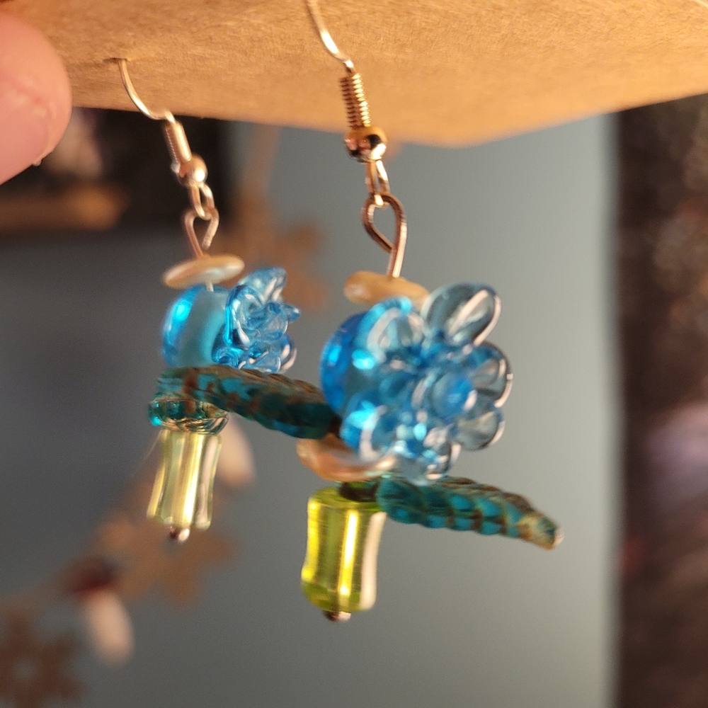 Handmade fidget flower earrings - Picture 2 of 3